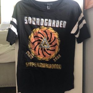 Graphic band t shirt (Forever 21)